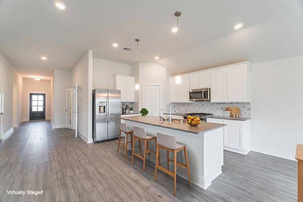 9826 North Goshawk TRL, Conroe, TX 77385