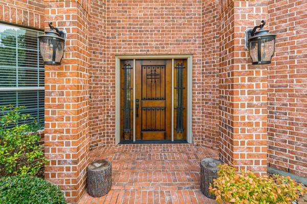 7 Stickley CT, The Woodlands, TX 77382