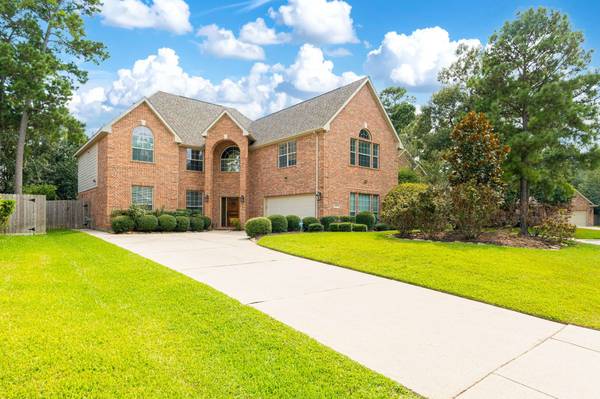 7 Stickley CT, The Woodlands, TX 77382
