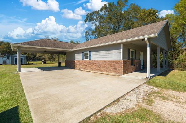 816 Martin Luther King RD, Ames, TX 77575