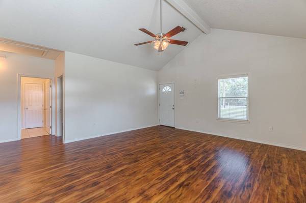 816 Martin Luther King RD, Ames, TX 77575