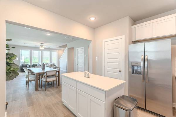 494 S Centro CIR #A, Shenandoah, TX 77385