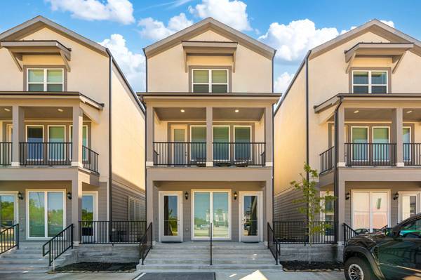 494 S Centro CIR #A, Shenandoah, TX 77385