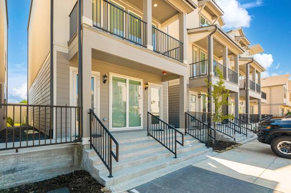 494 S Centro CIR #A, Shenandoah, TX 77385