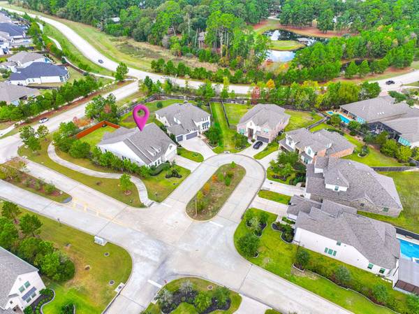 10 Fringetree Bark CT, The Woodlands, TX 77375