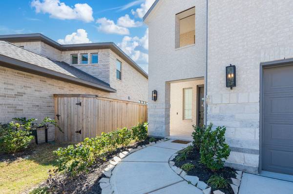 102 Shining Succulent DR, Richmond, TX 77406