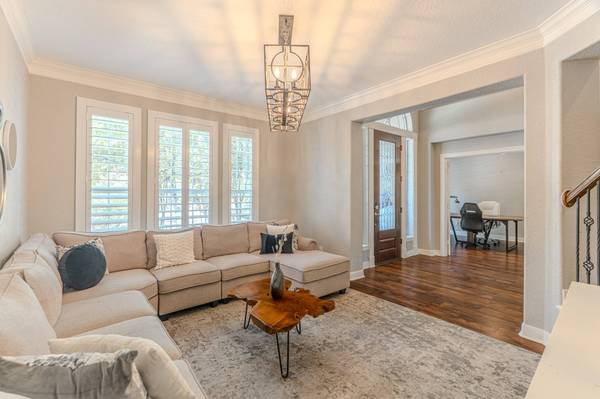 2 Graylin Woods PL, The Woodlands, TX 77382