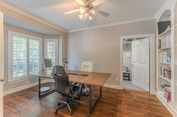 2 Graylin Woods PL, The Woodlands, TX 77382