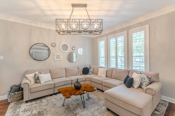 2 Graylin Woods PL, The Woodlands, TX 77382