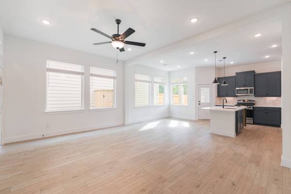 140 Red Cascade CT, Willis, TX 77318