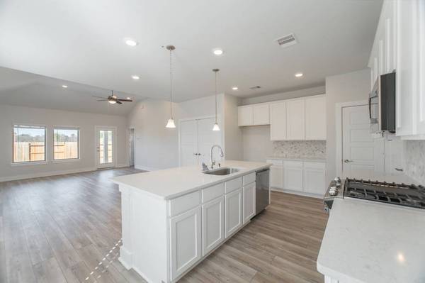 10627 Whitejacket, Conroe, TX 77385