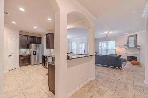 14 Arrowfeather PL, The Woodlands, TX 77389