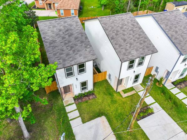 15301 Coaltown RD, Willis, TX 77378