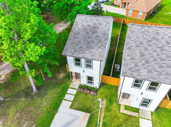 15301 Coaltown RD, Willis, TX 77378