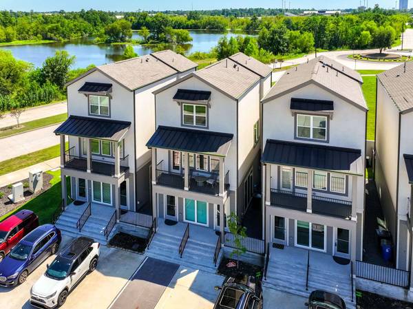 494 S Centro CIR #A, Shenandoah, TX 77385