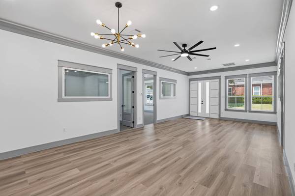 807 E 1st ST, Humble, TX 77338