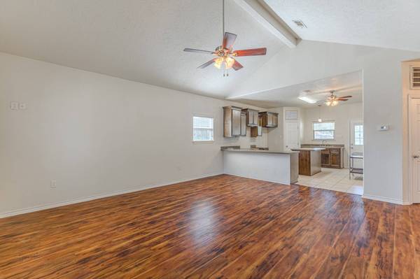 816 Martin Luther King RD, Ames, TX 77575