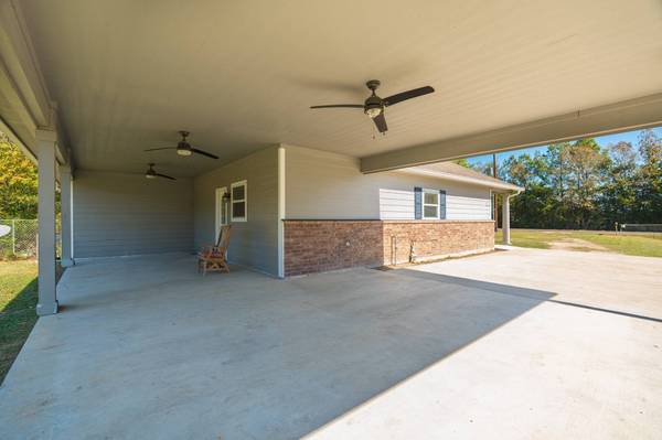 816 Martin Luther King RD, Ames, TX 77575