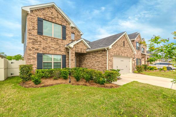 10313 S Goshawk TRL, Conroe, TX 77385