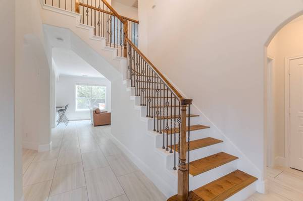 7 Stickley CT, The Woodlands, TX 77382