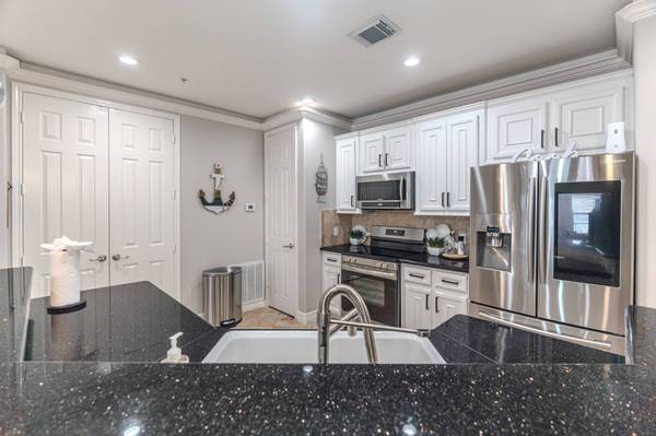 7039 Kingston Cove LN #110, Willis, TX 77318