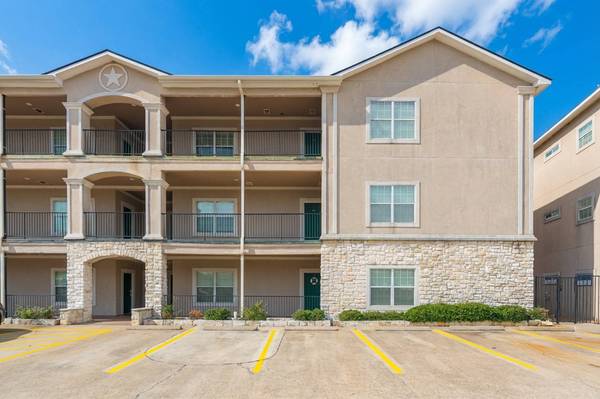 7039 Kingston Cove LN #110, Willis, TX 77318