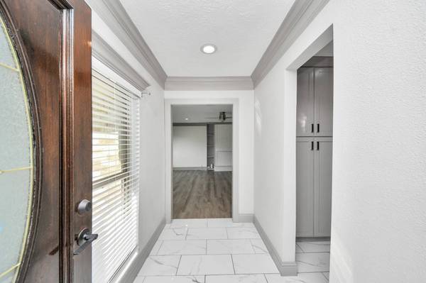 4503 Hollybrook LN, Houston, TX 77039