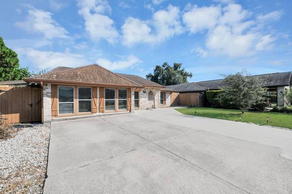 4503 Hollybrook LN, Houston, TX 77039