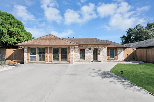 4503 Hollybrook LN, Houston, TX 77039