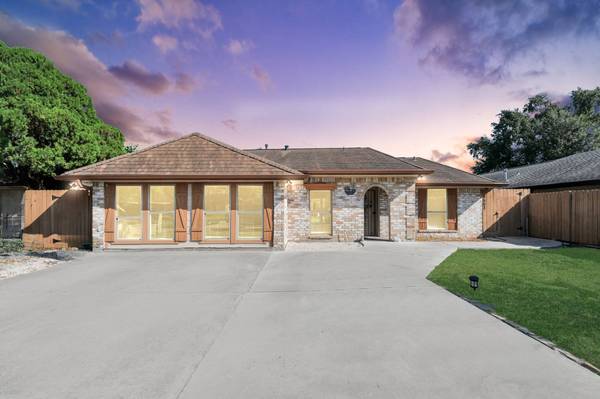 4503 Hollybrook LN