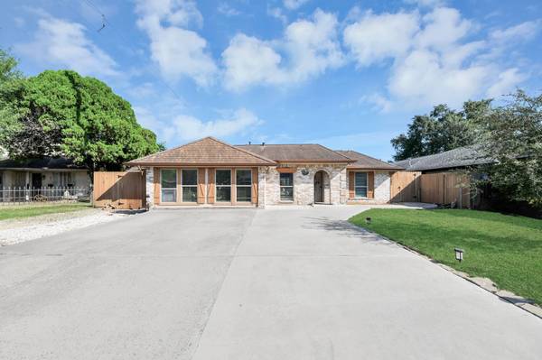 4503 Hollybrook LN, Houston, TX 77039