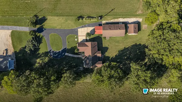 Buying Property With Multiple Structures in Arkansas: What to Know