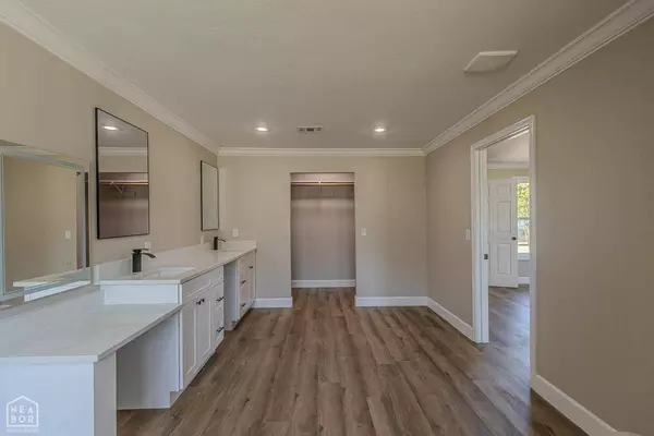 301 SE 3rd Street, Hoxie, AR 72433