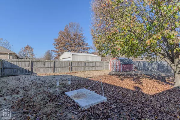 2801 Trowbridge Drive, Paragould, AR 72450