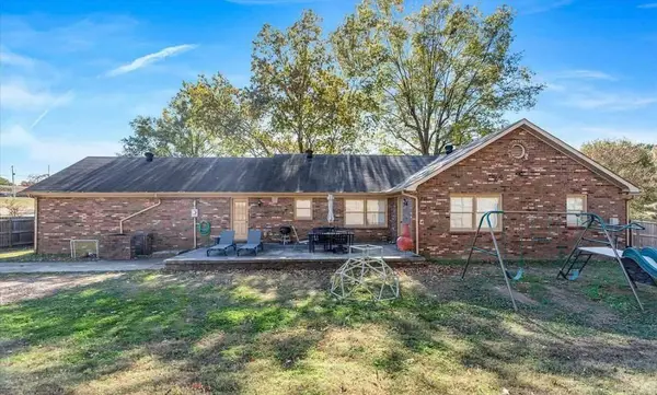 1801 Sara Ann Circle, Paragould, AR 72450