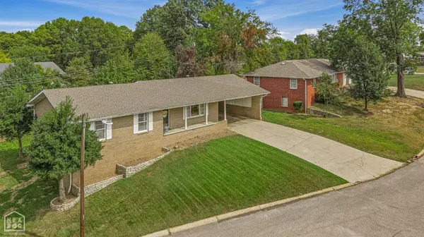 1509 Crestview Dr, Paragould, AR 72450