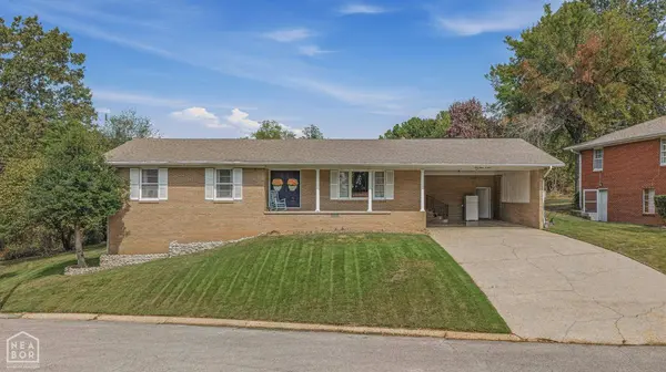 1509 Crestview Dr