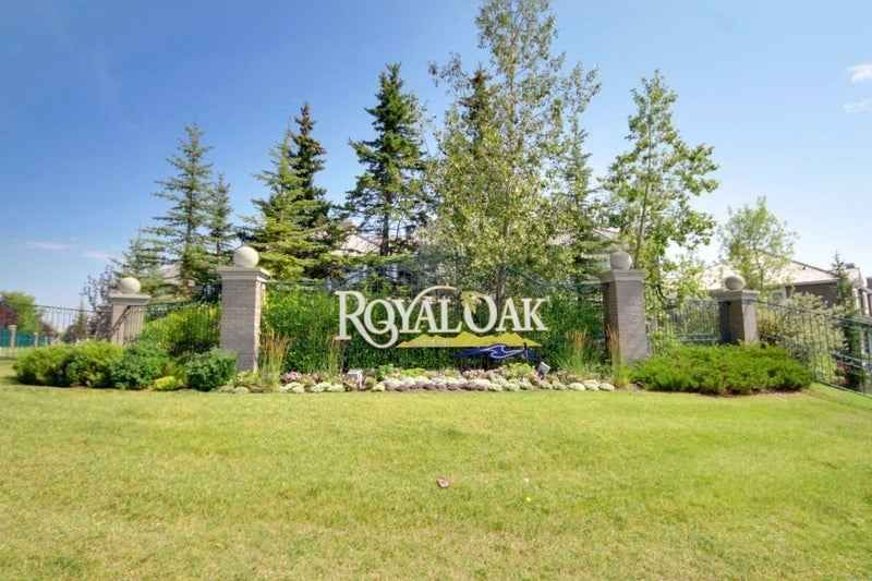 Royal Oak Community Entrance