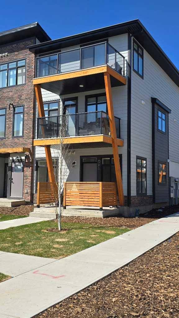562 Seton CIR Southeast #301, Calgary, AB T3M 3Y5