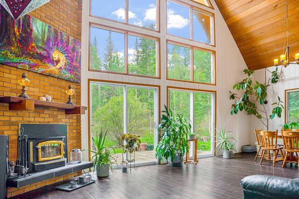 14 Heart PL, Lac Des Arcs, AB T1W 2W3
