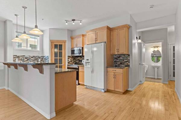 30 Sierra Morena LNDG SW #242, Calgary, AB T3H 5H2