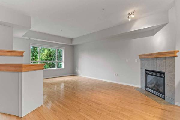 30 Sierra Morena LNDG SW #242, Calgary, AB T3H 5H2