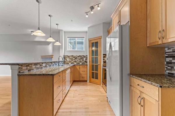 30 Sierra Morena LNDG SW #242, Calgary, AB T3H 5H2