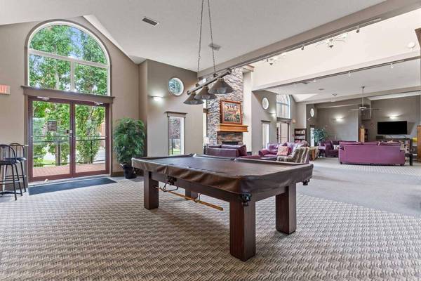 30 Sierra Morena LNDG SW #242, Calgary, AB T3H 5H2