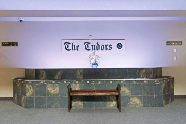 30 Sierra Morena LNDG SW #242, Calgary, AB T3H 5H2