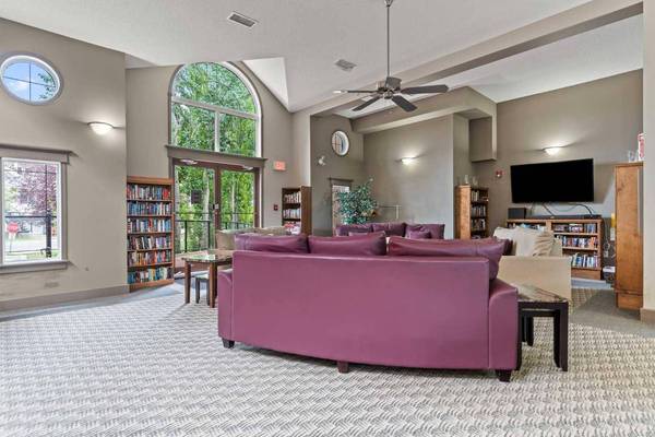 30 Sierra Morena LNDG SW #242, Calgary, AB T3H 5H2