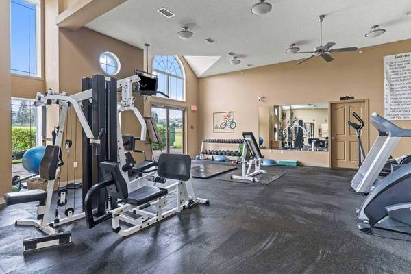 30 Sierra Morena LNDG SW #242, Calgary, AB T3H 5H2