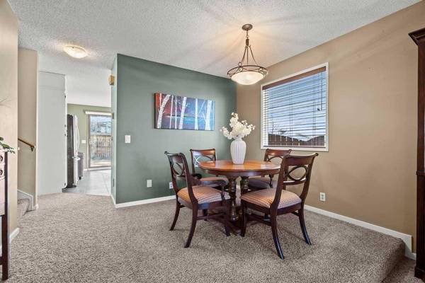 15 Beacham Rise NW, Calgary, AB T3K 1S1