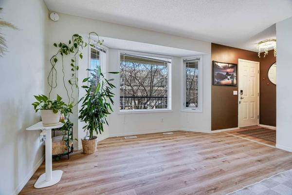 950 Arbour Lake RD NW #112, Calgary, AB T3G 5B3