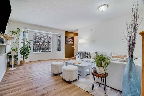950 Arbour Lake RD NW #112, Calgary, AB T3G 5B3